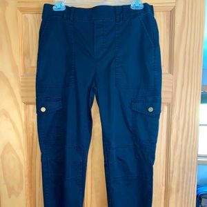 White House Black market pull on capris.